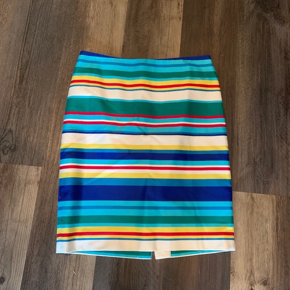 Talbots petites fully lined  back slit skirt. Maybe‎ worn twice . - Picture 1 of 6
